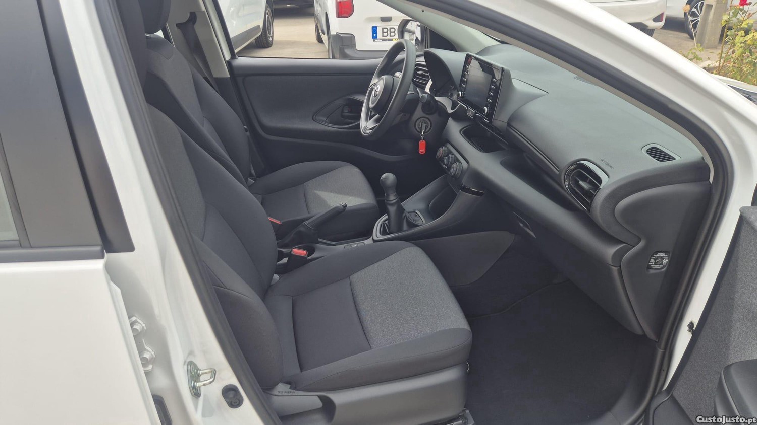 Toyota Yaris 1.0 VVT-iComfort — fotografia 7