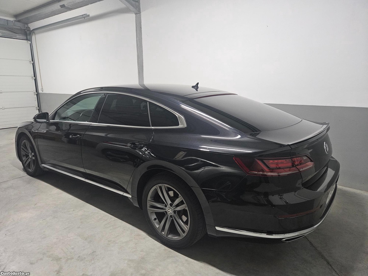 VW Arteon VW Arteon 2.0 TDI R-Line DSG - 18 — photo 2