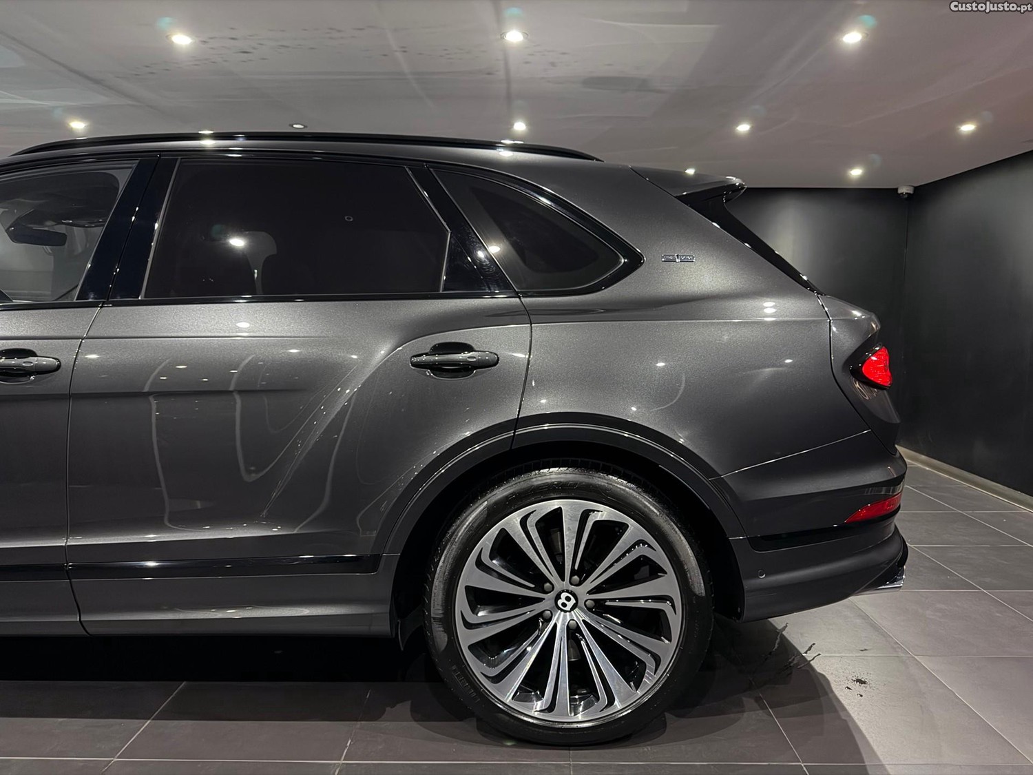 Bentley Bentayga V8 S Black Edition - 22 — photo 5