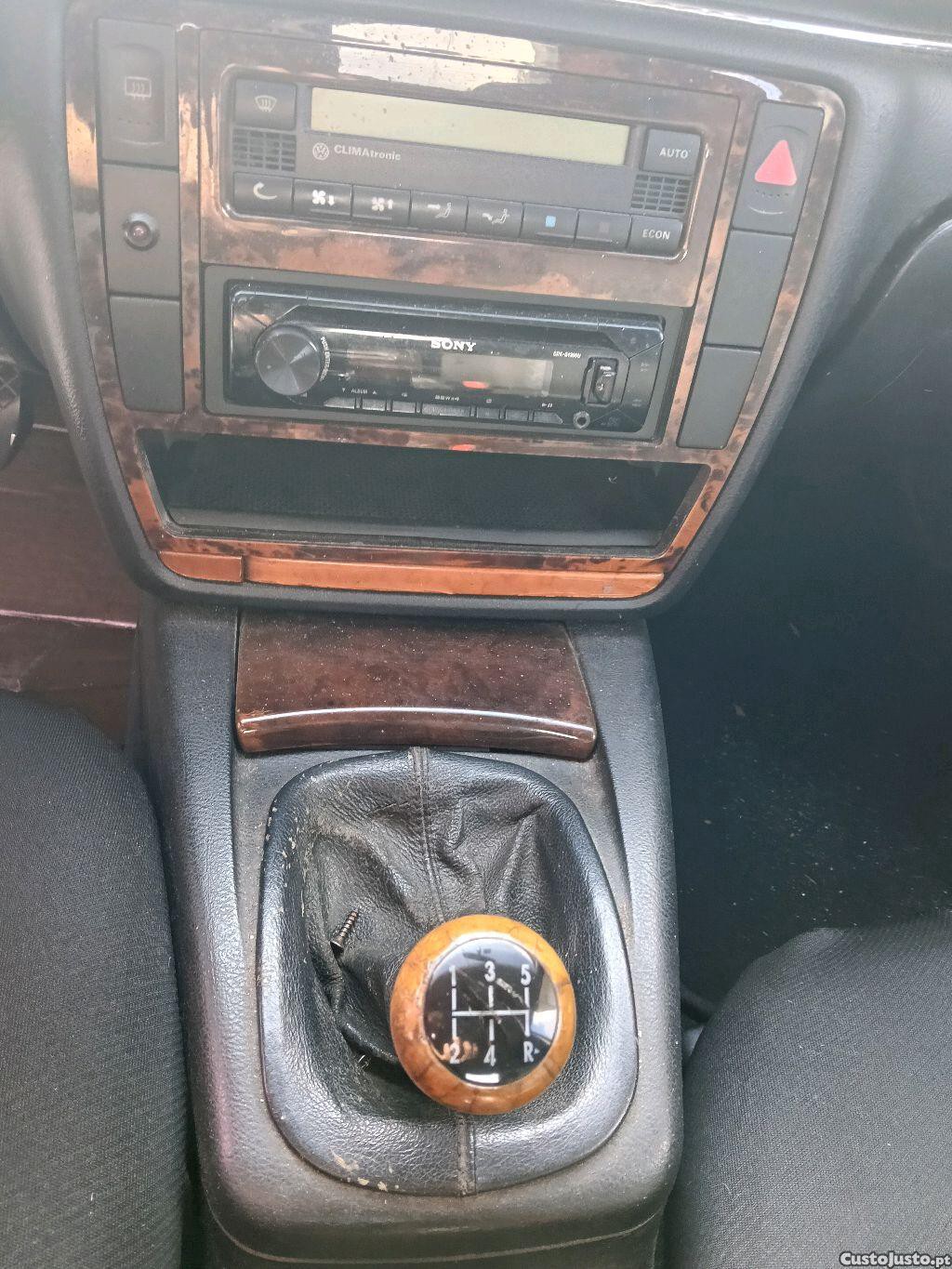 VW Passat 1.9 TDI Highline — photo 5