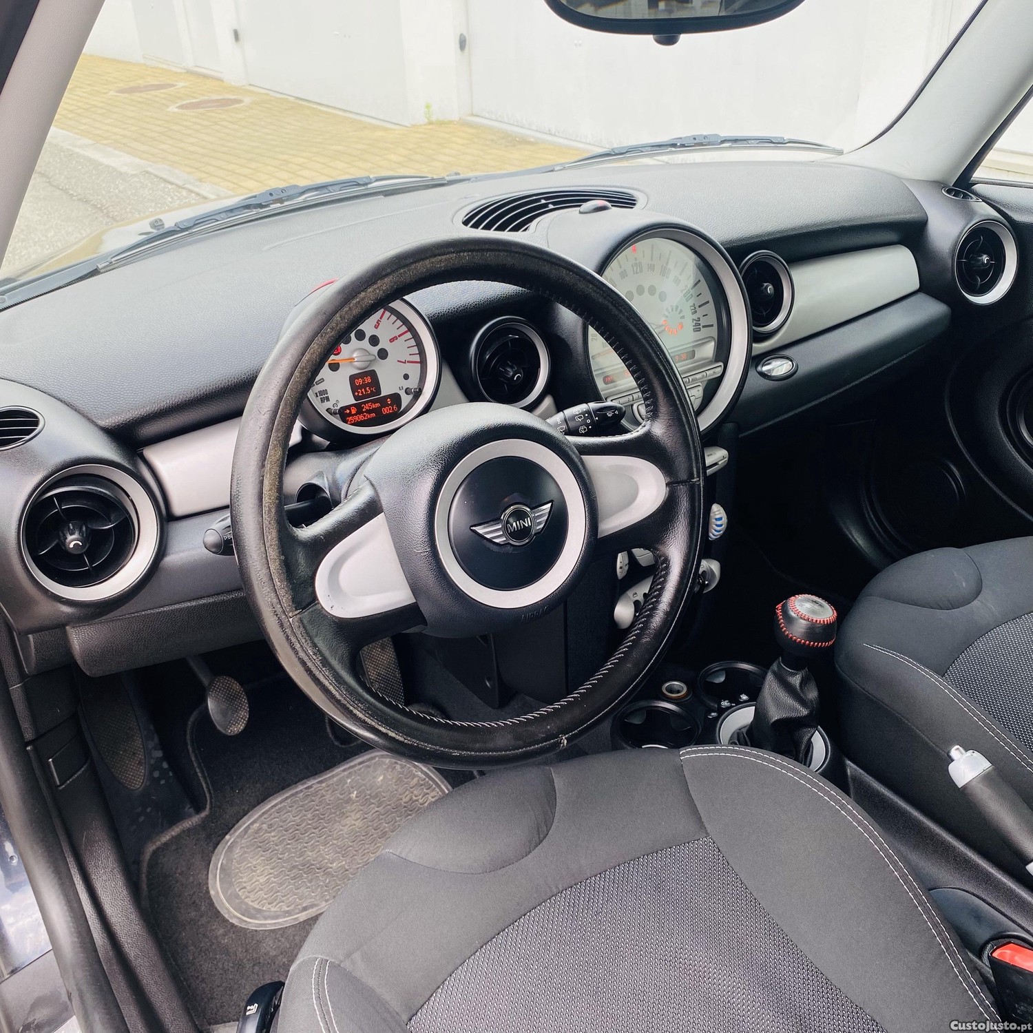 MINI Cooper 1.6 D — fotografia 4