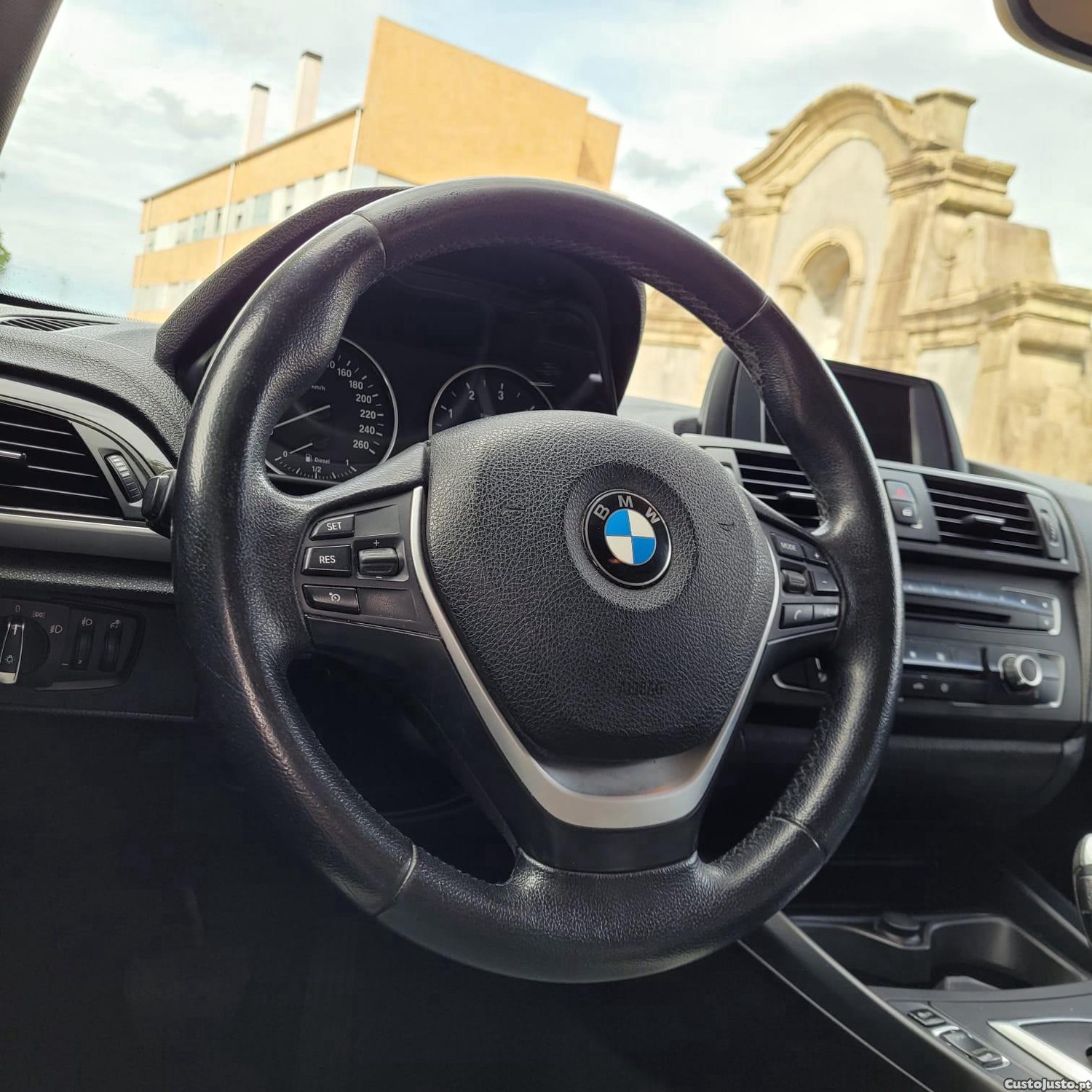BMW 118 dA Line Urban — fotografia 15
