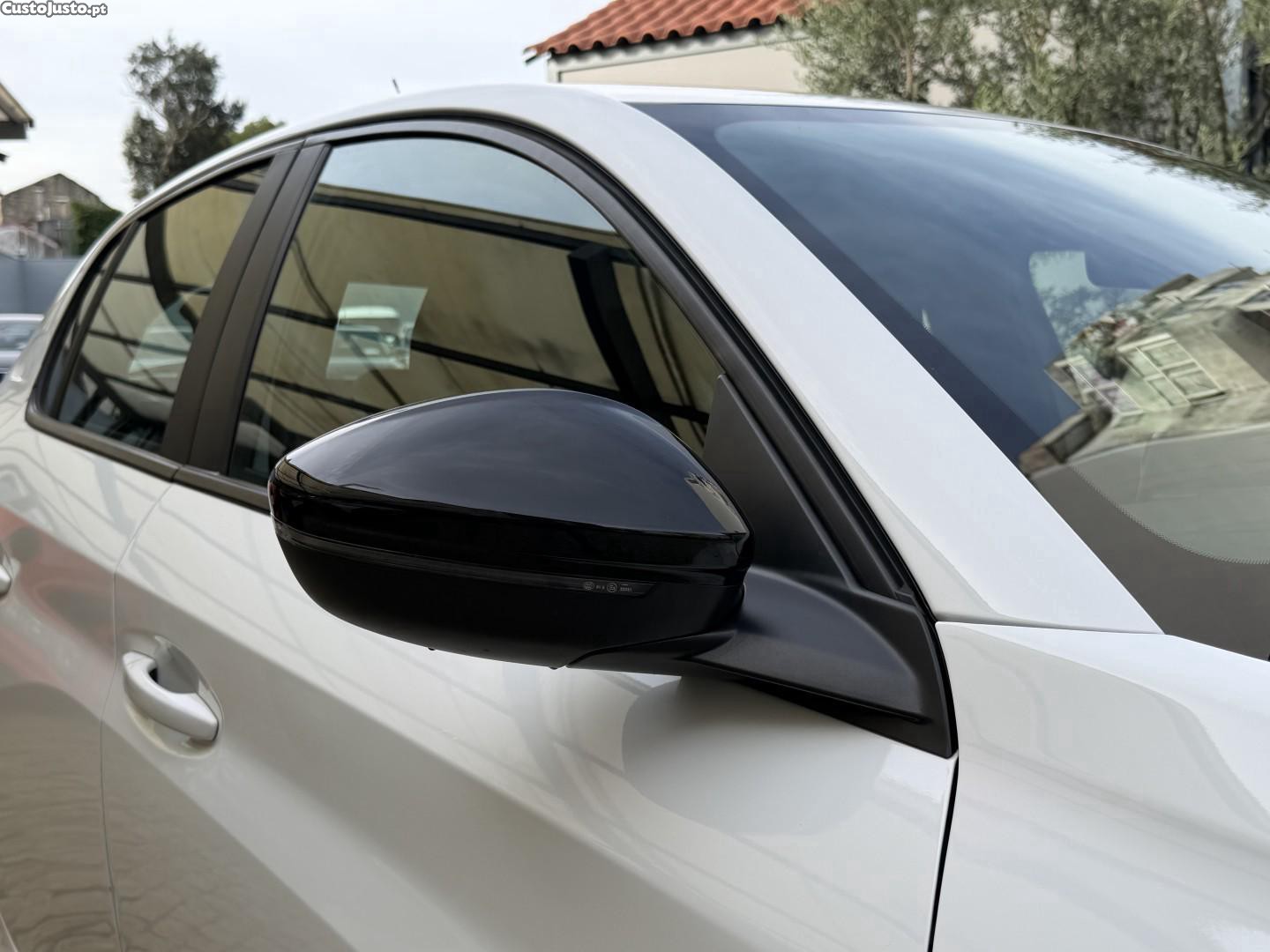 Peugeot 208 1.2 PureTech Active Pack - 23 — photo 3