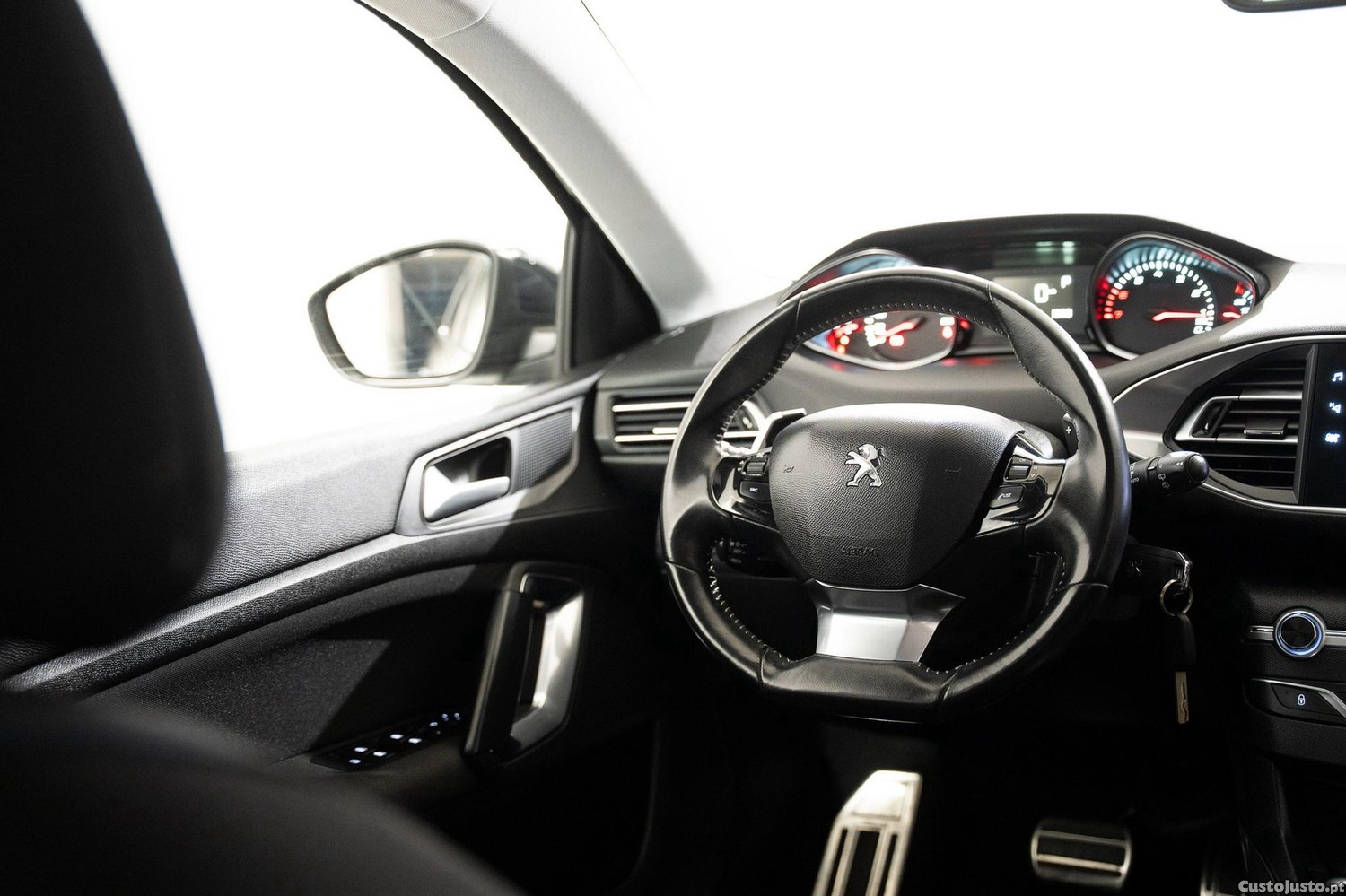Peugeot 308 1.2 PureTech Allure EAT8 — fotografia 15