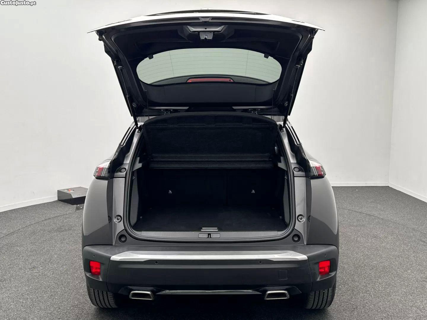 Peugeot 2008 1.2 puretech gt pack eat8 - 23 — photo 4