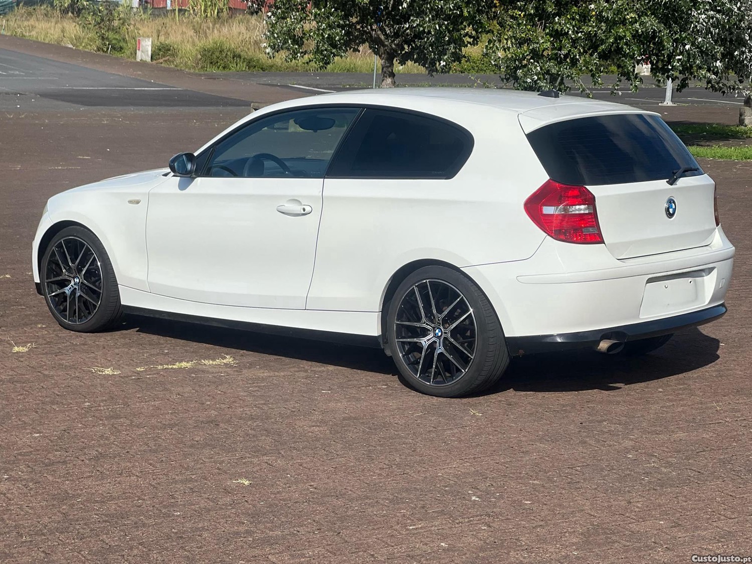 BMW 118 D 2.0 Gasóleo 143CV - 09 foto 4