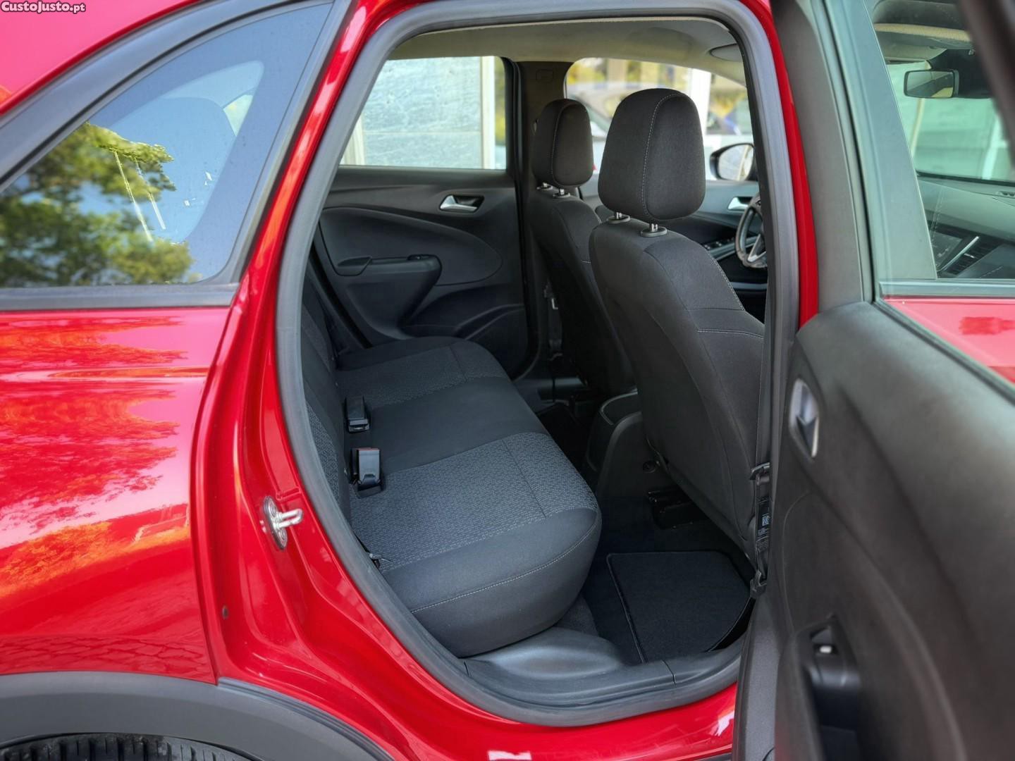 Opel Crossland 1.2 T Business Edition — fotografia 2