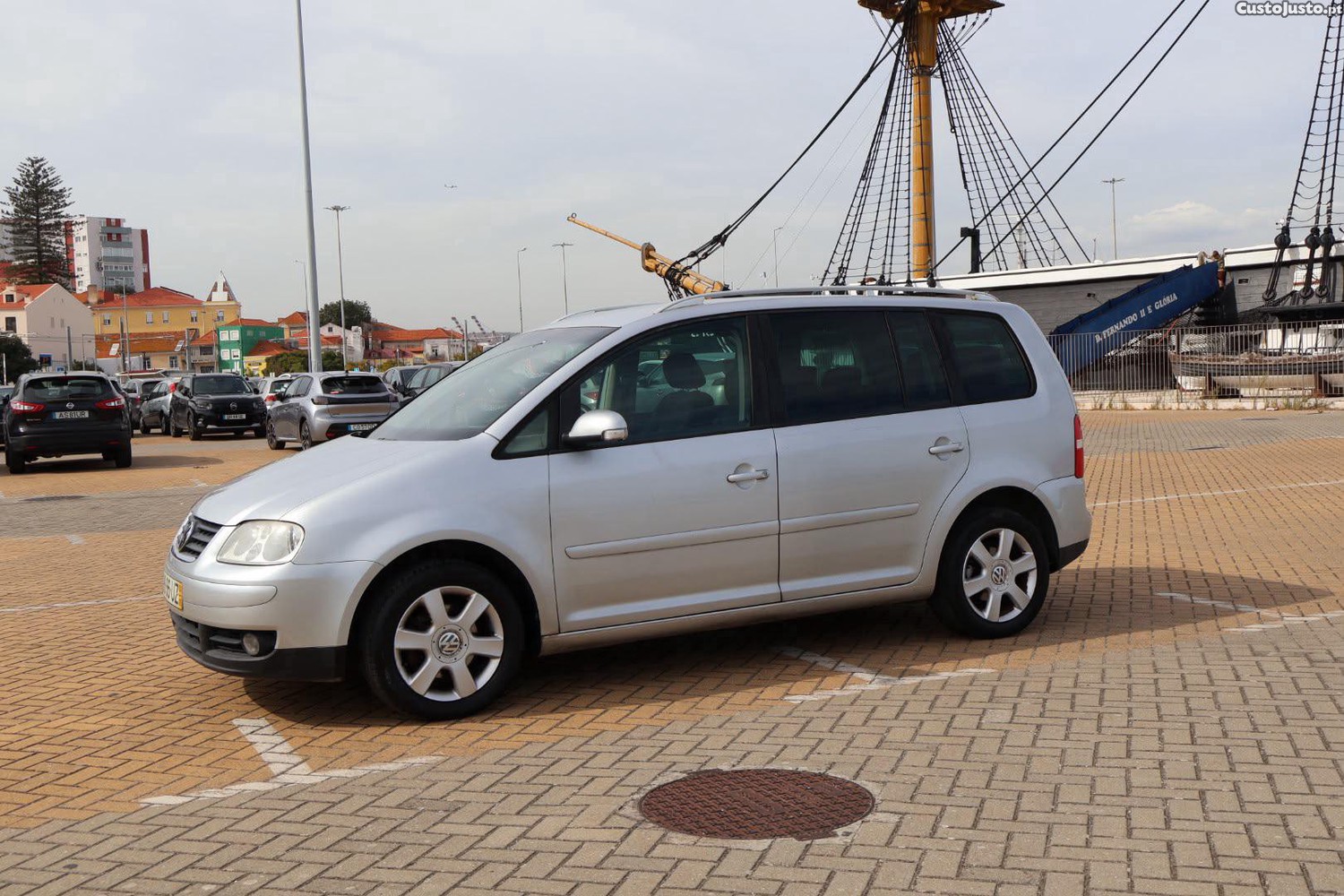 VW Touran 2.0 Tdi -140cv - 03 — photo 2