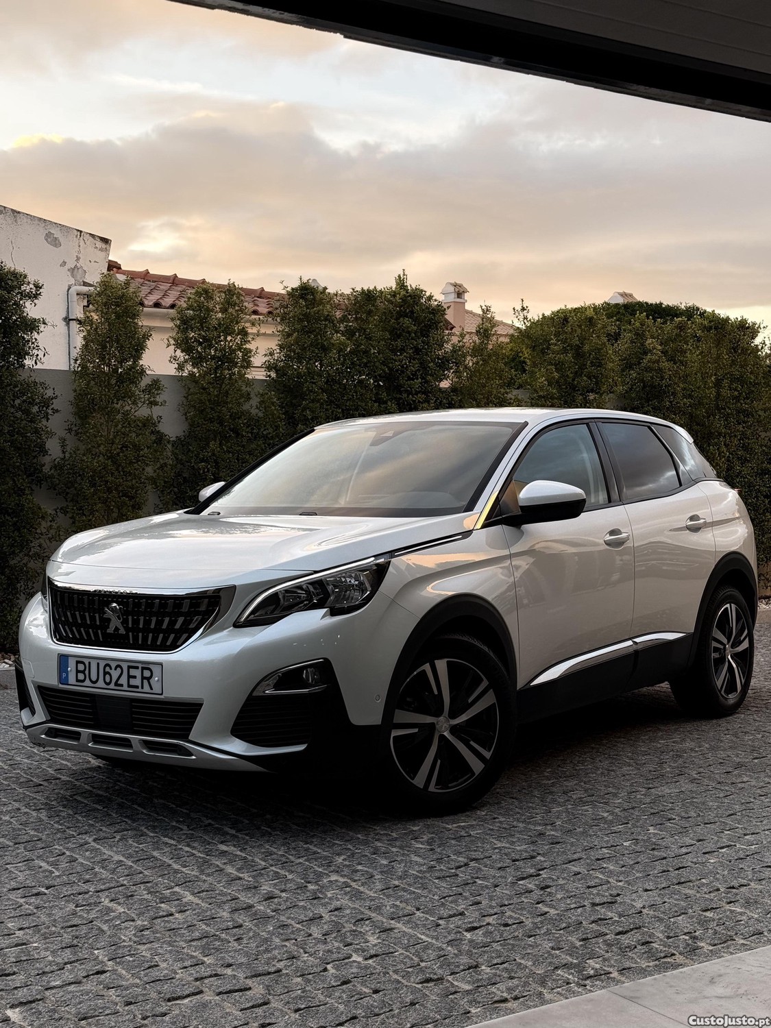 Peugeot 3008 PureTech 130 Stop & Start GPF Allure Pack — fotografia 3