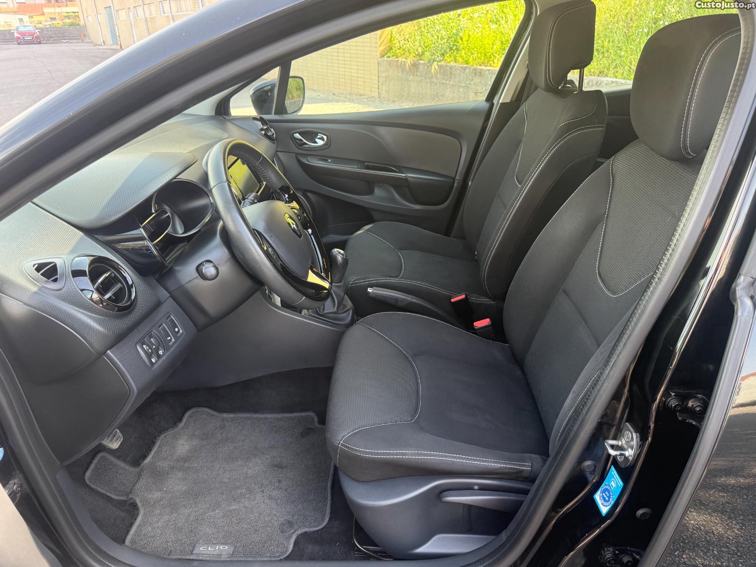 Renault Clio 0.9 TCELuxe — fotografia 3