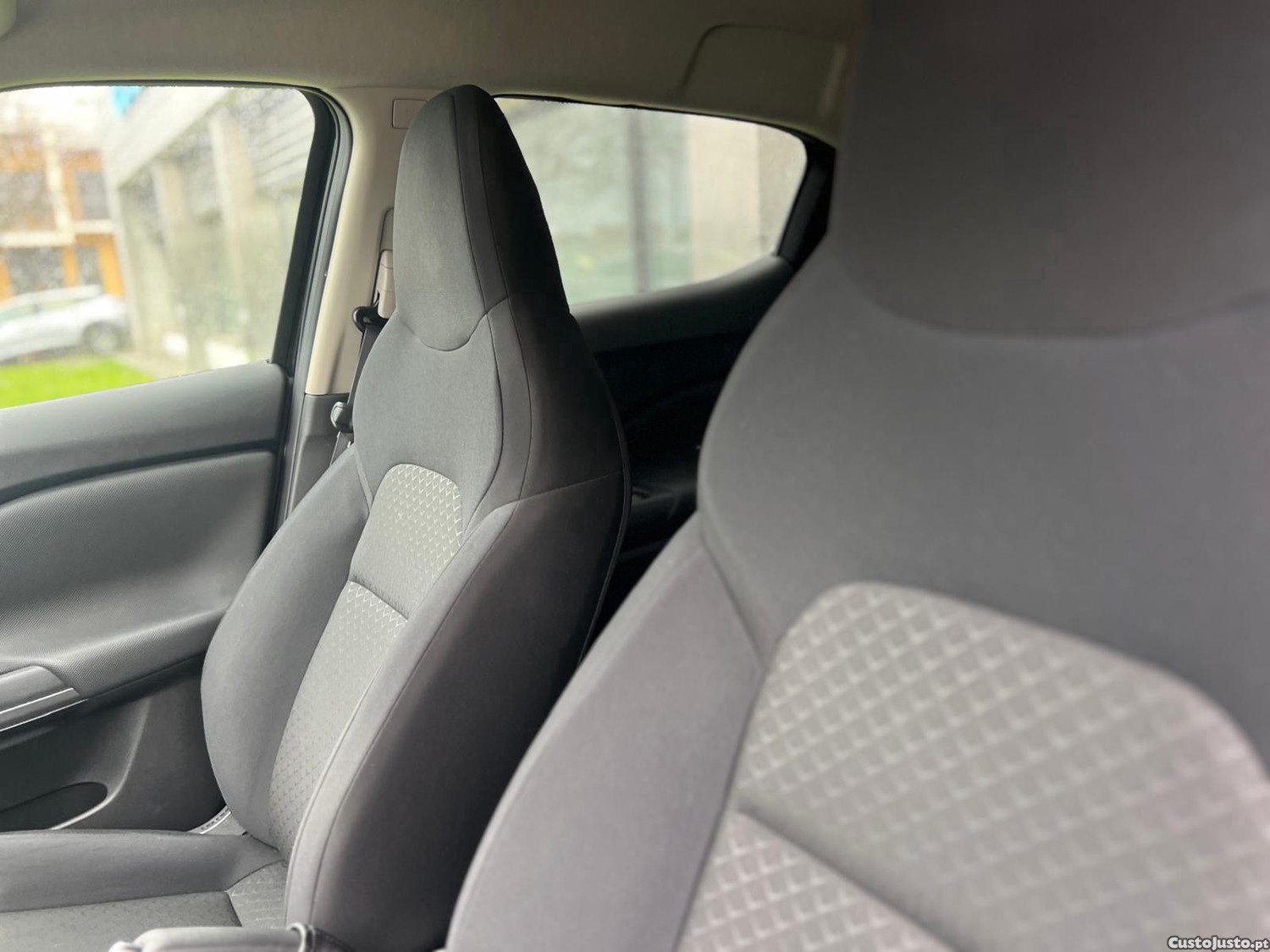 Nissan Juke 1.0 DIG-T Acenta — fotografia 4