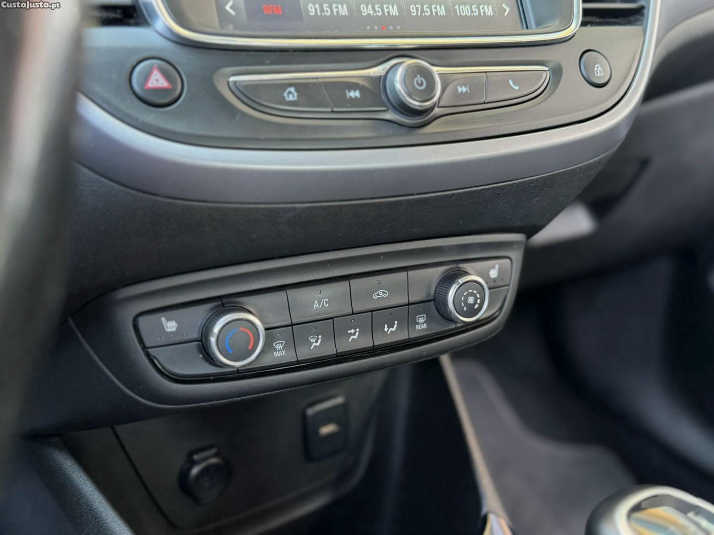 Opel Crossland 1.2 T Business Edition — fotografia 6