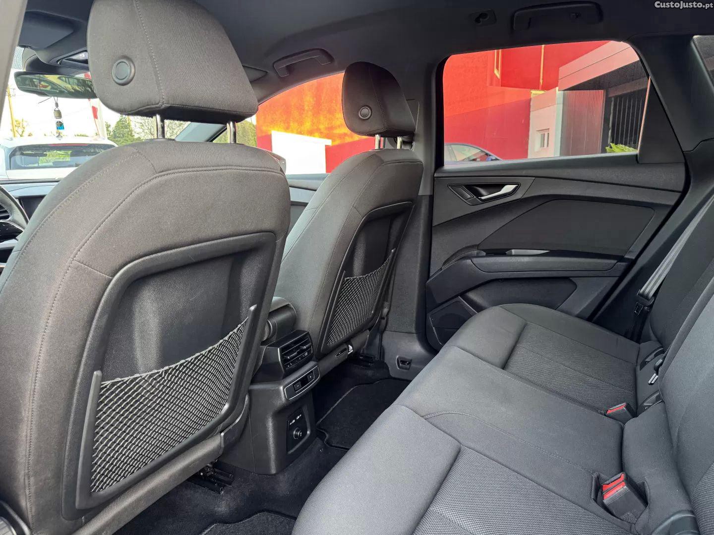 Audi Q4 40 82 kwh — fotografia 16