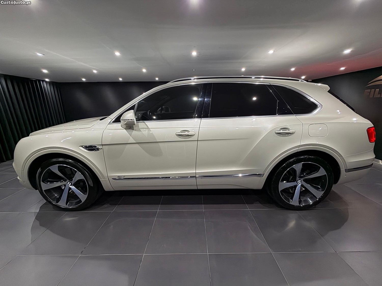 Bentley Bentayga Hybrid - 21 — photo 4