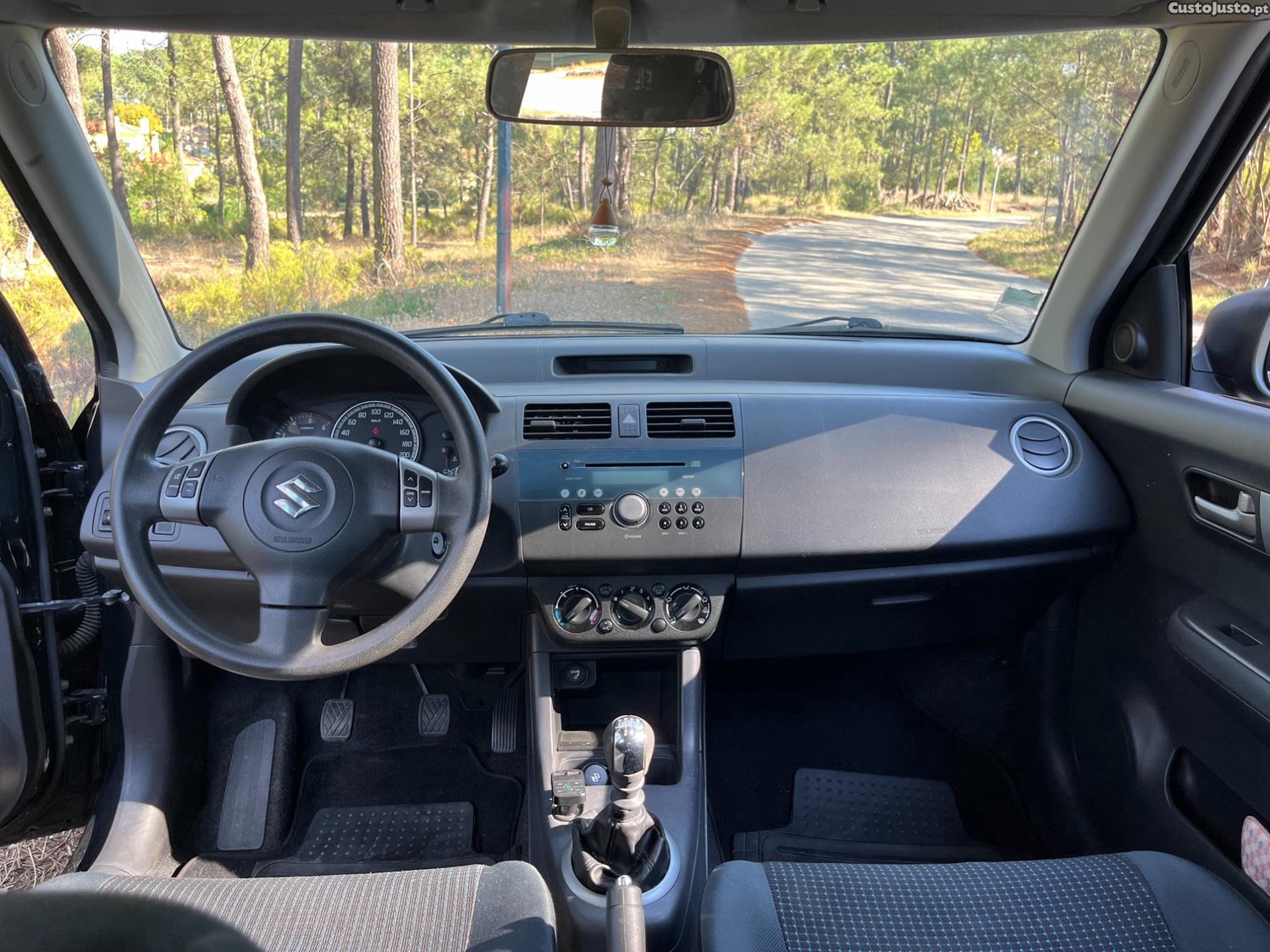 Suzuki Swift 1.3 DDiS — photo 5
