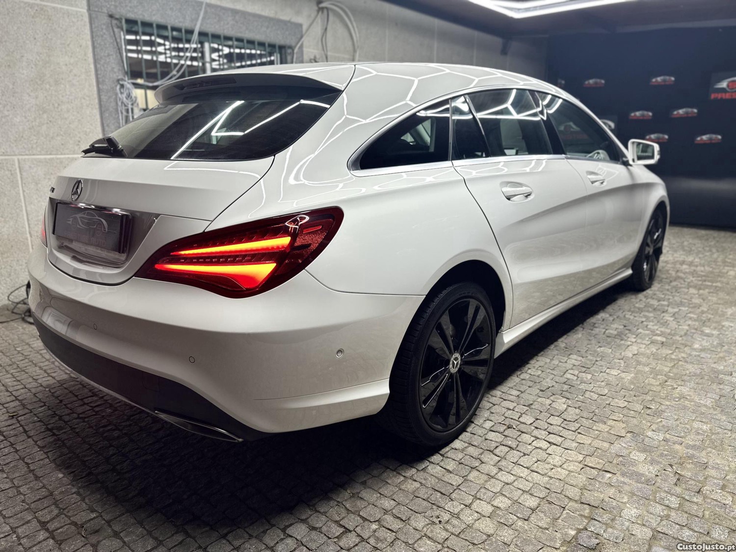 Mercedes-Benz CLA 200 Shooting Brake - 18 foto 3