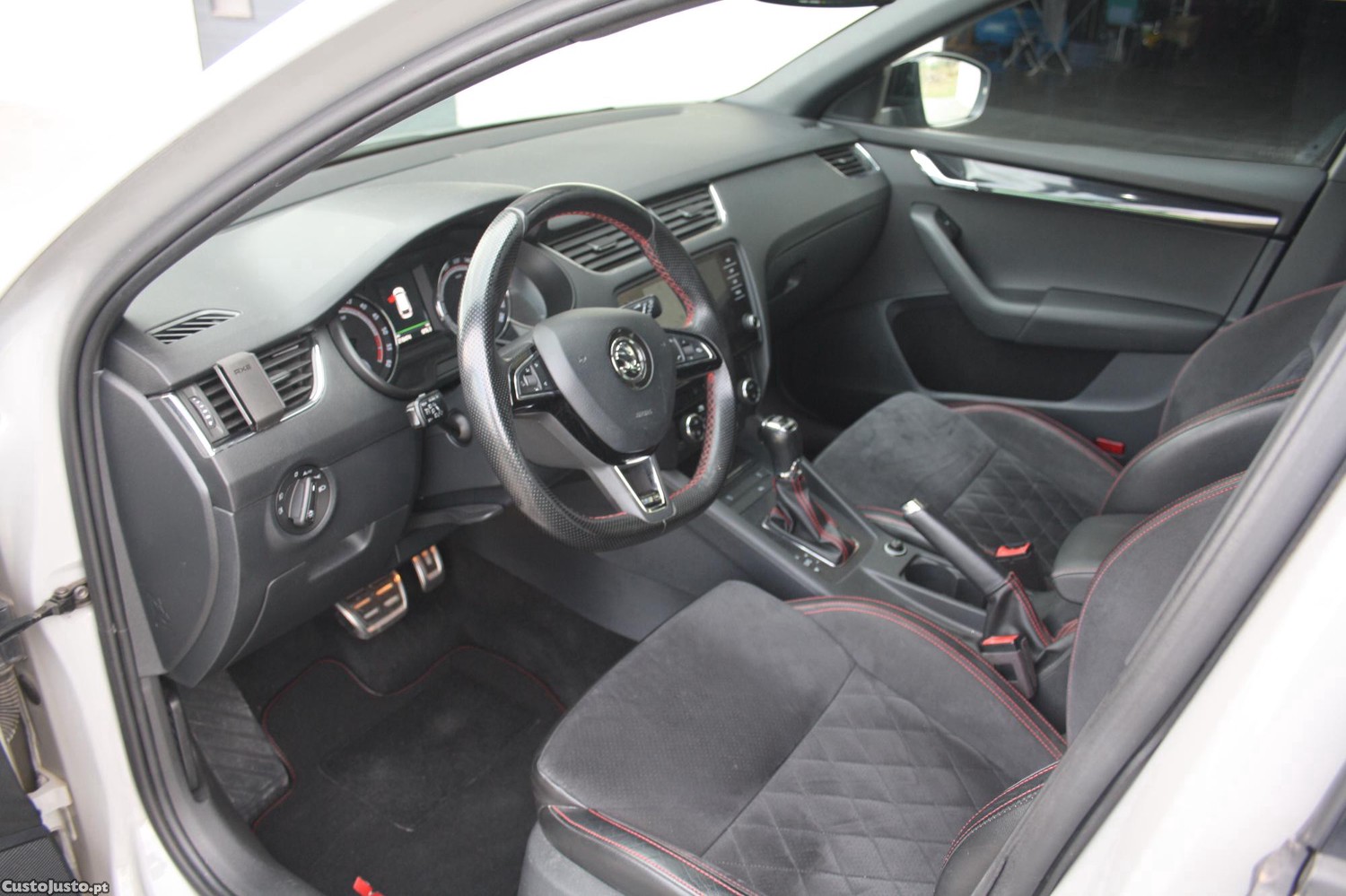 Skoda Octavia 2.0 TDI VRS DSG - 18 foto 4
