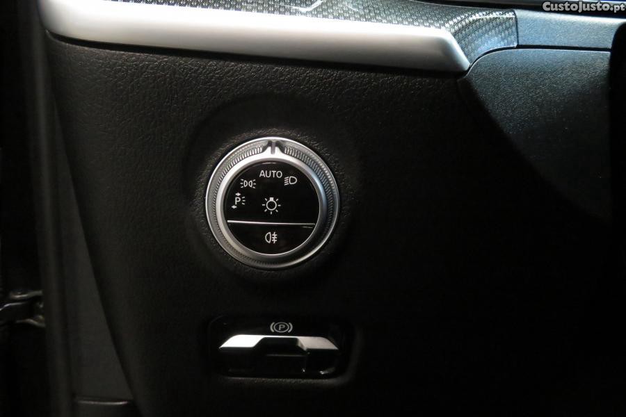 Mercedes-Benz C 300 d AMG Line — fotografia 16