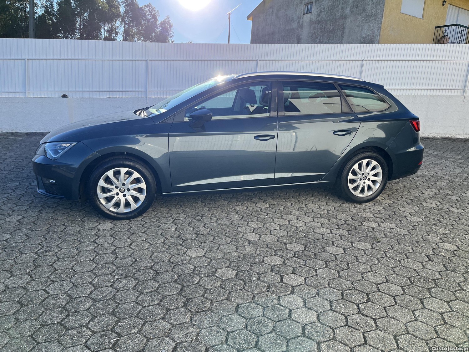 Seat Leon  1.6 TDI  - 20 — photo 3
