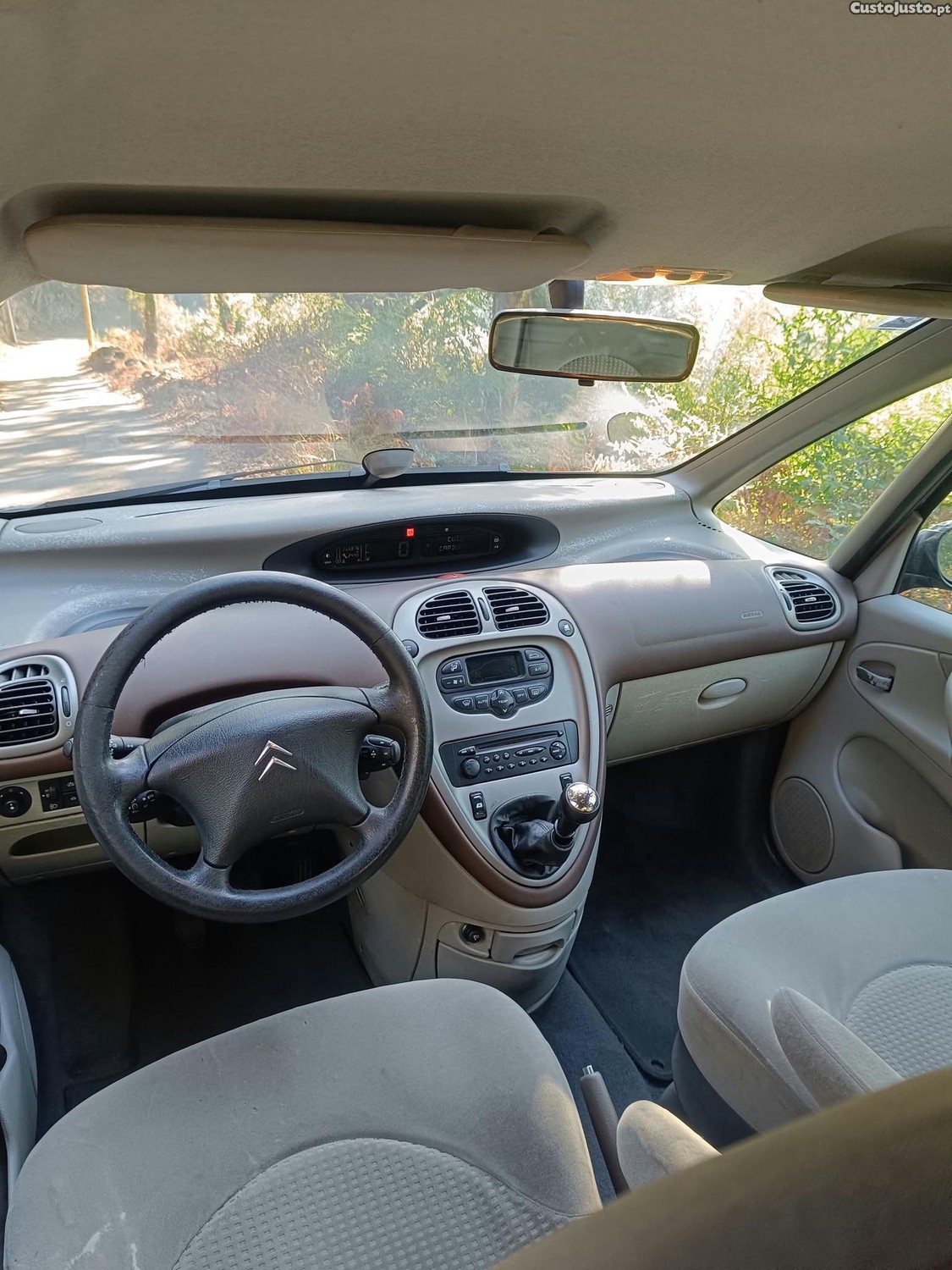 Citroën C4 Picasso 1.6 HDI - 05 foto 4