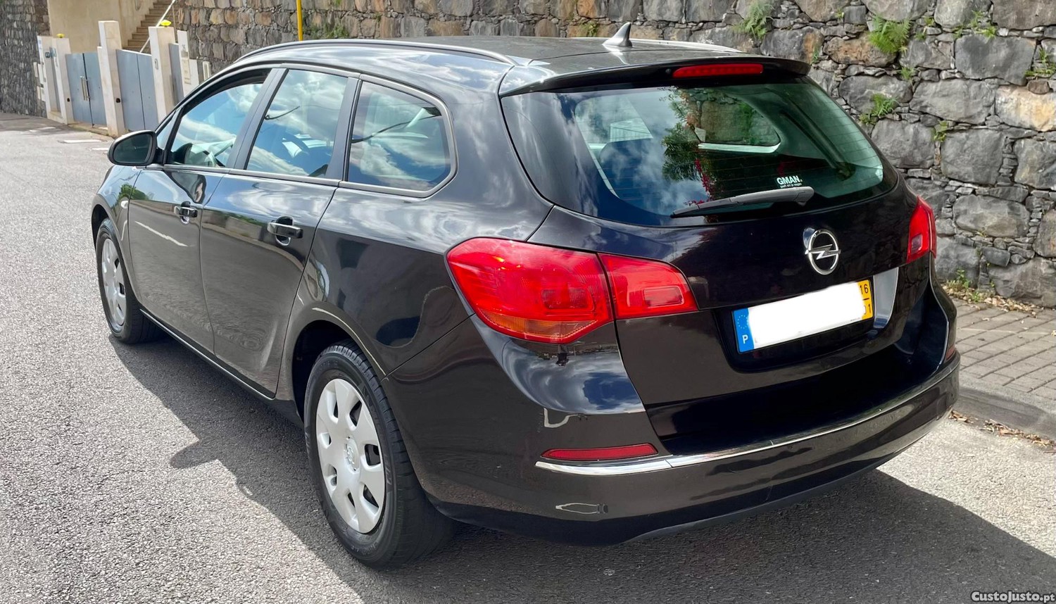 Opel Astra J sports tourer 1.6 CDTi — photo 5