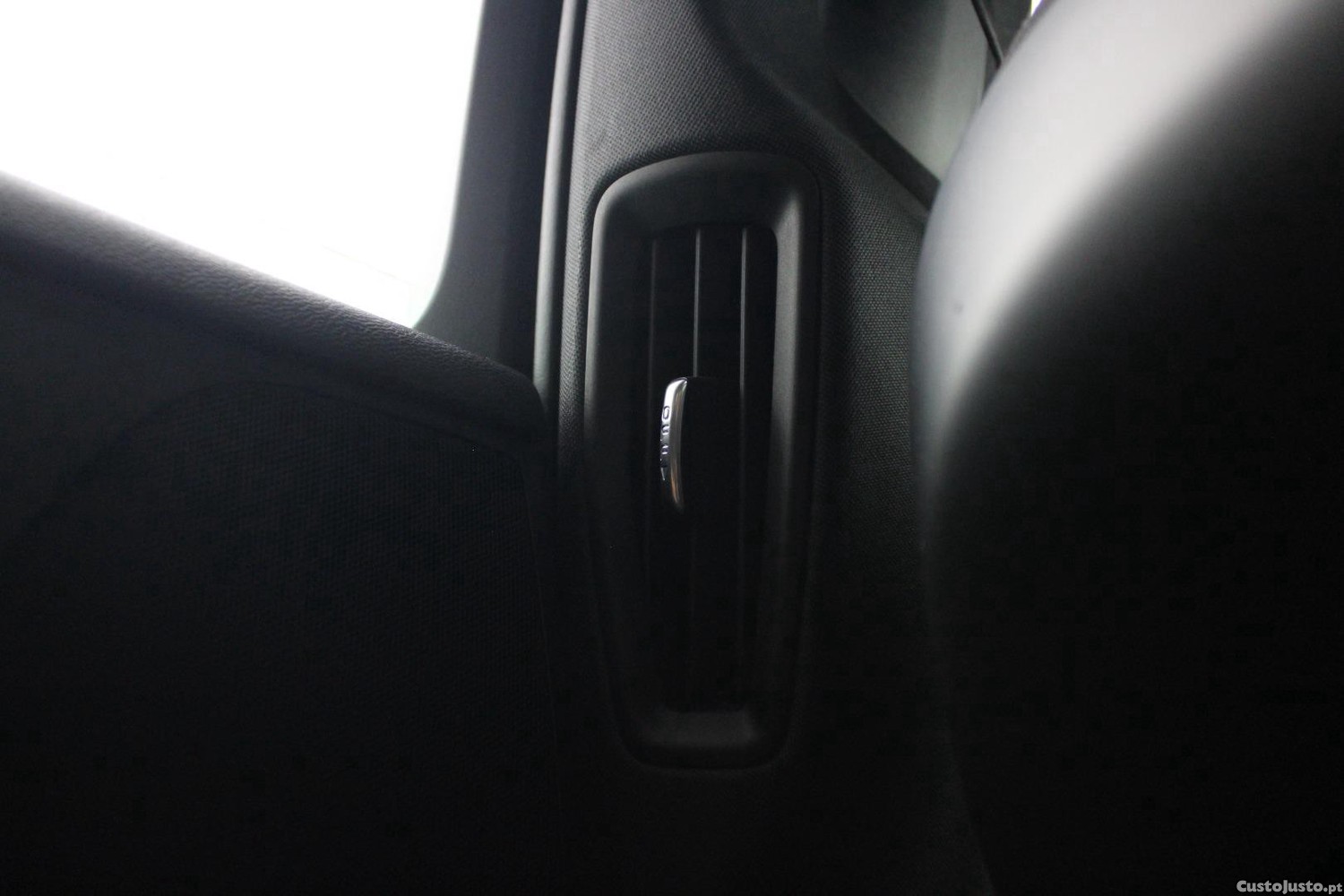 Volvo V60 2.0 D3 GEARTRONIC — fotografia 12