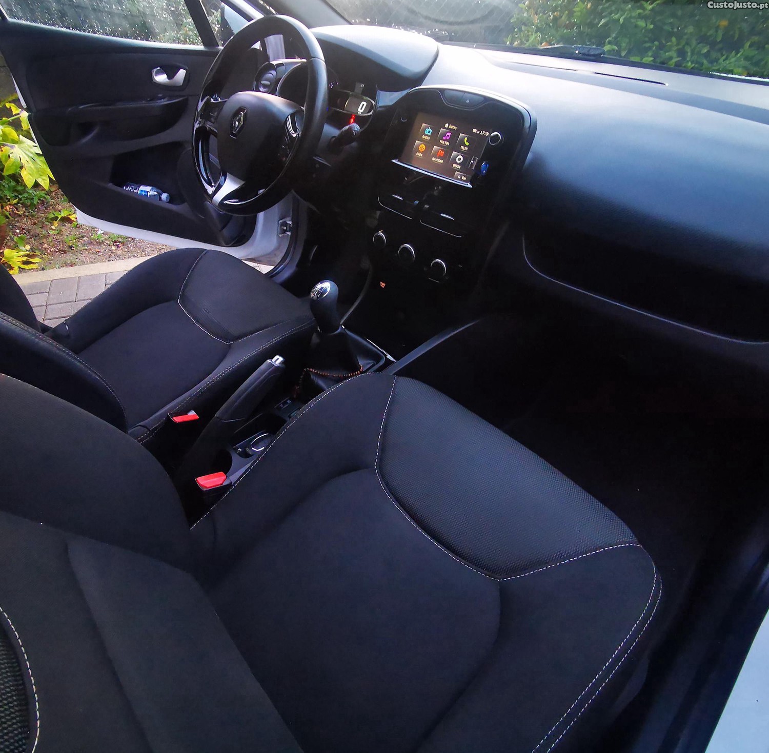 Renault Clio Sport tourer — fotografia 2