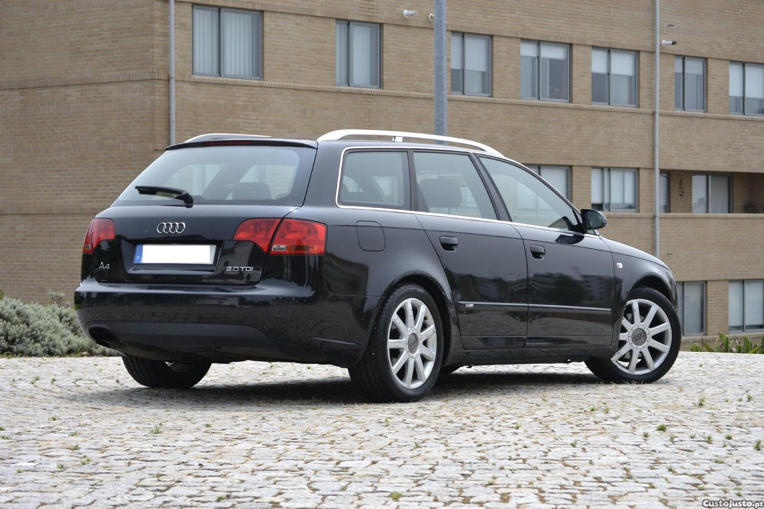 Audi A4 Avant 2.0 TDI S-line — photo 3