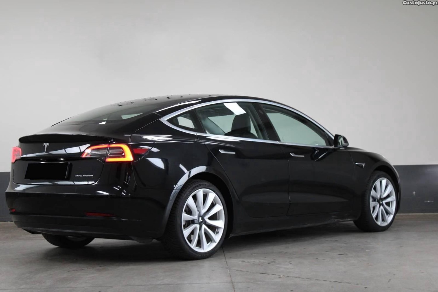 Tesla Model 3 Long-Range AWD — photo 2