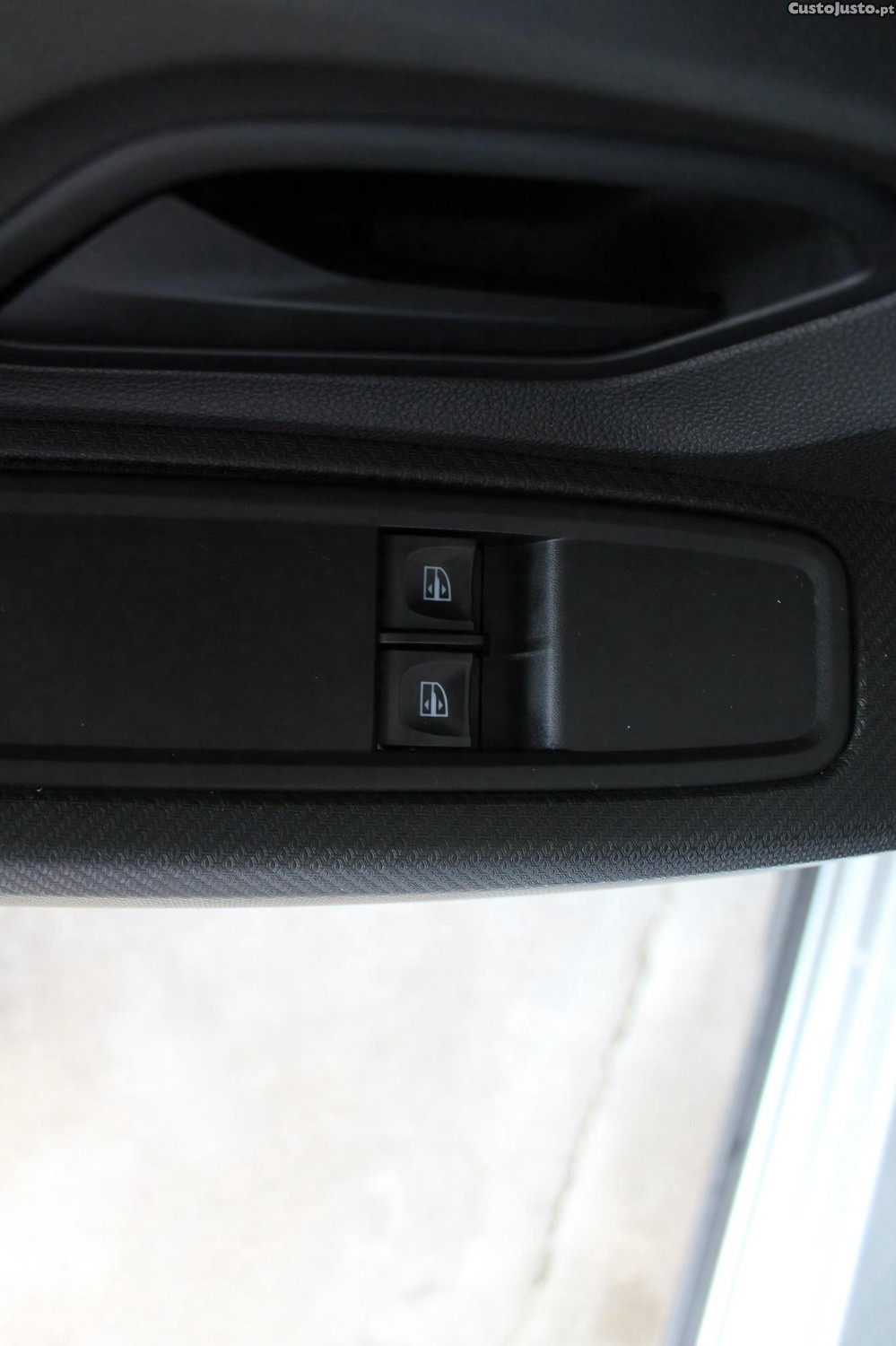 Dacia Sandero 1.0 ECO-G Stepway Comfort Bi-Fuel — fotografia 12