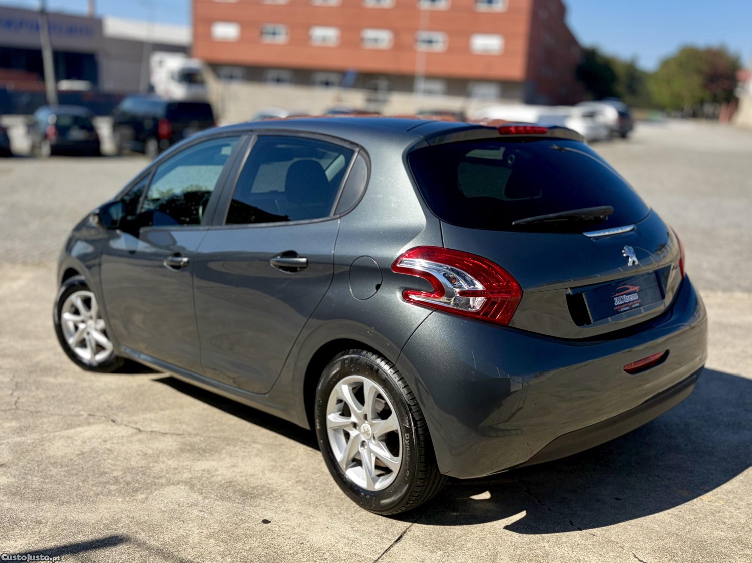 Peugeot 208 Active — photo 3