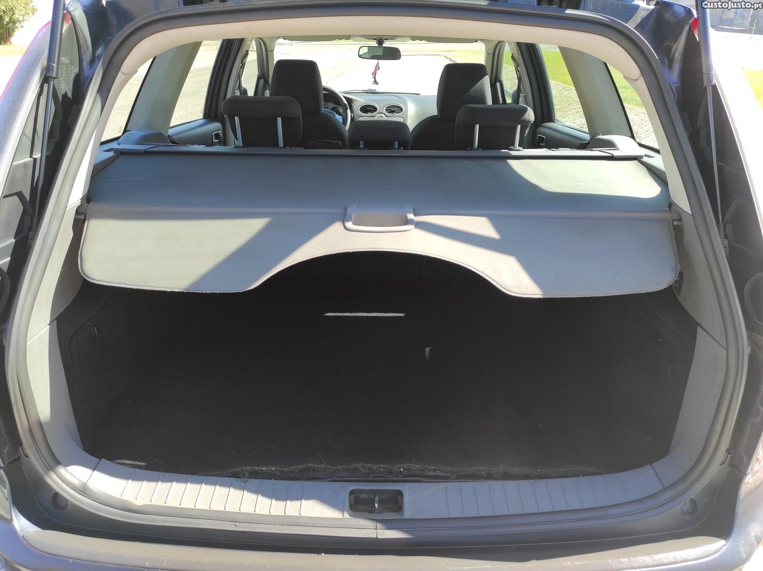 Ford Focus SW 1.6 TDCI — fotografia 3