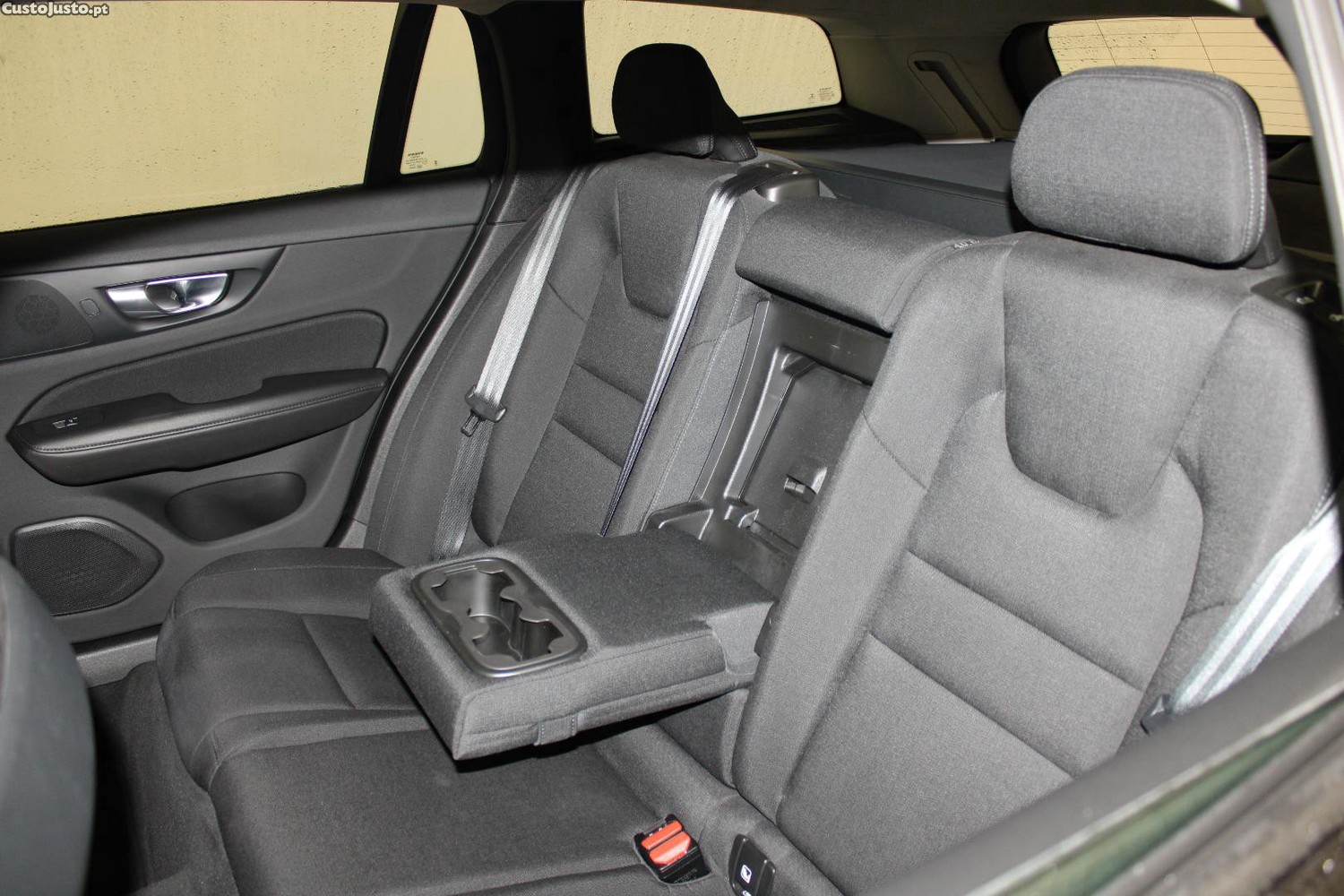 Volvo V60 2.0 D3 GEARTRONIC — fotografia 9