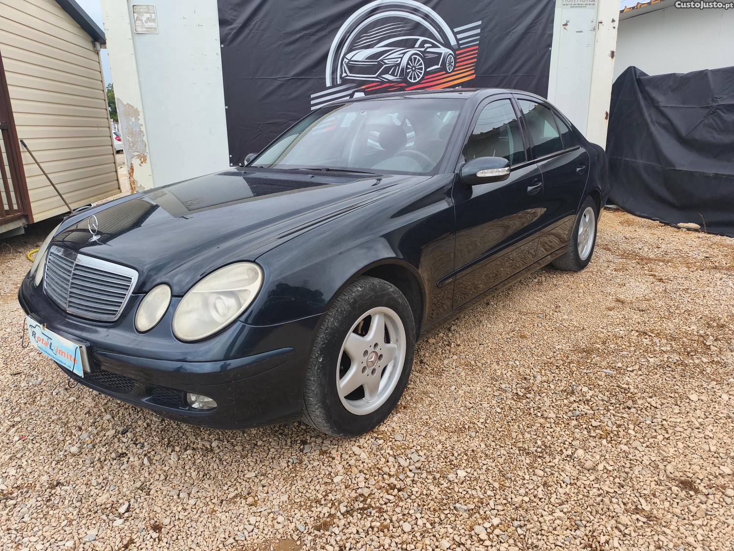 Mercedes-Benz E 220 Classic — fotografia 7