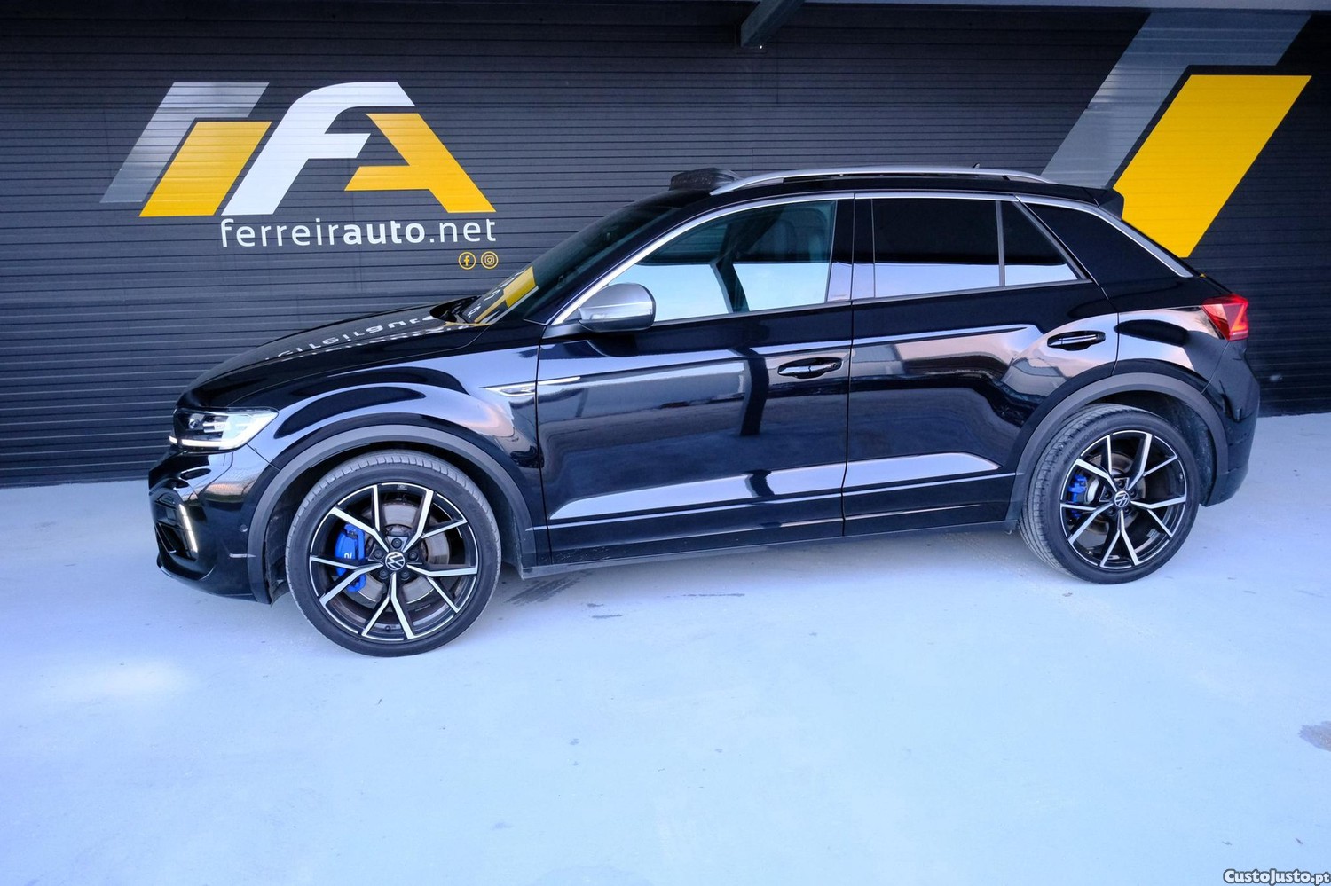 VW T-Roc 2.0 TSI R - 23 — photo 4