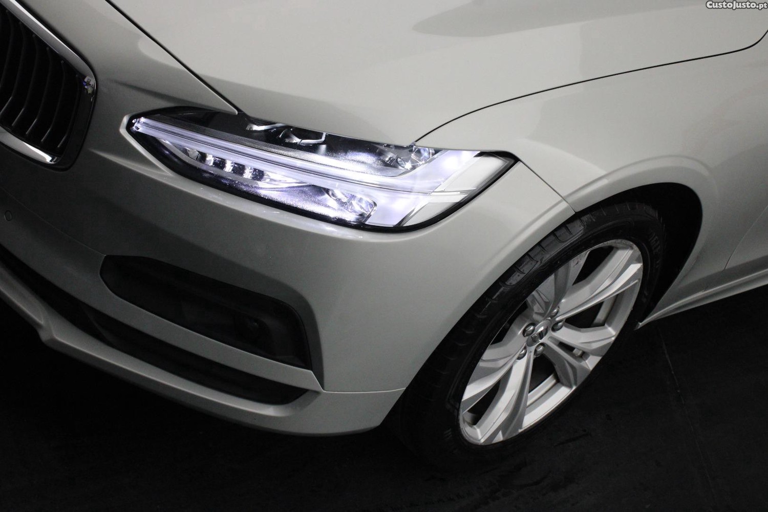 Volvo V90 2.0 B4 MOMENTUM PLUS GEARTRONIC — fotografia 8
