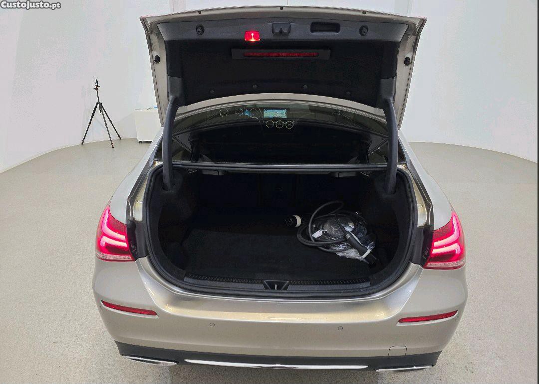 Mercedes-Benz A 250 Plugin — fotografia 4