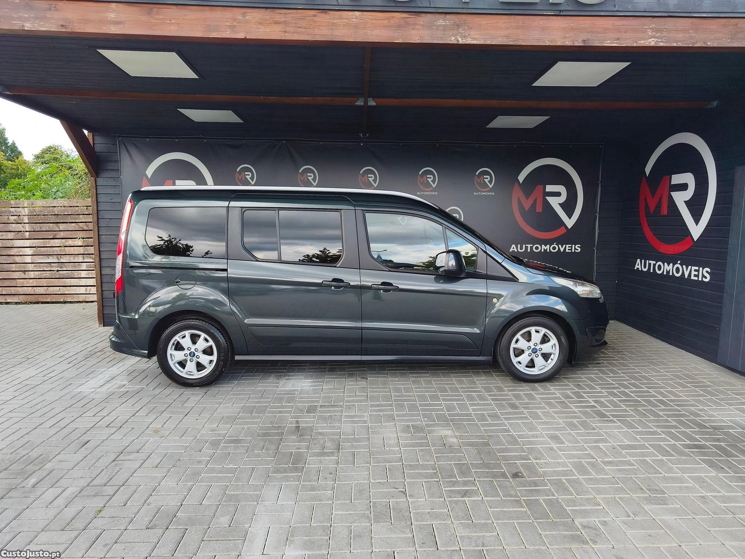 Ford Tourneo Grand 1.5 TDCi Titanium — photo 5