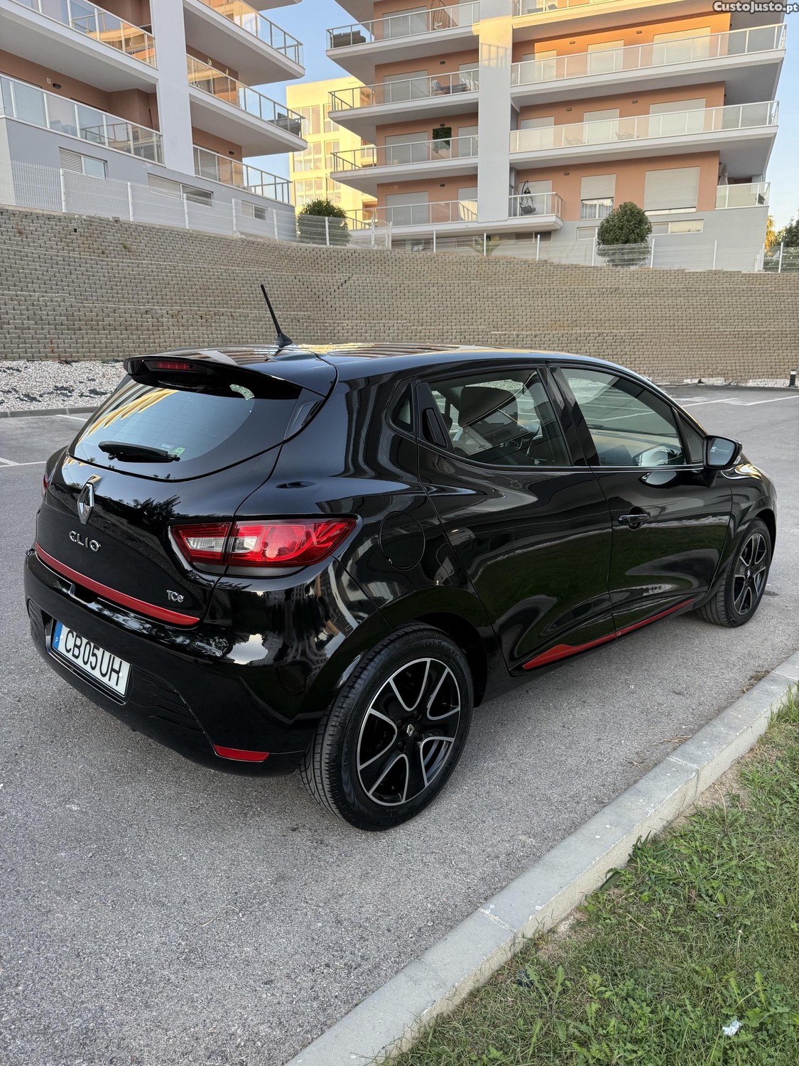 Renault Clio TCe 0.9 Gasolina  Apenas 138 mil km  Câmera de Marcha Atrás  Revisado  Bem Estimado  IPO/IUC p/  Setembro 2027 — photo 5