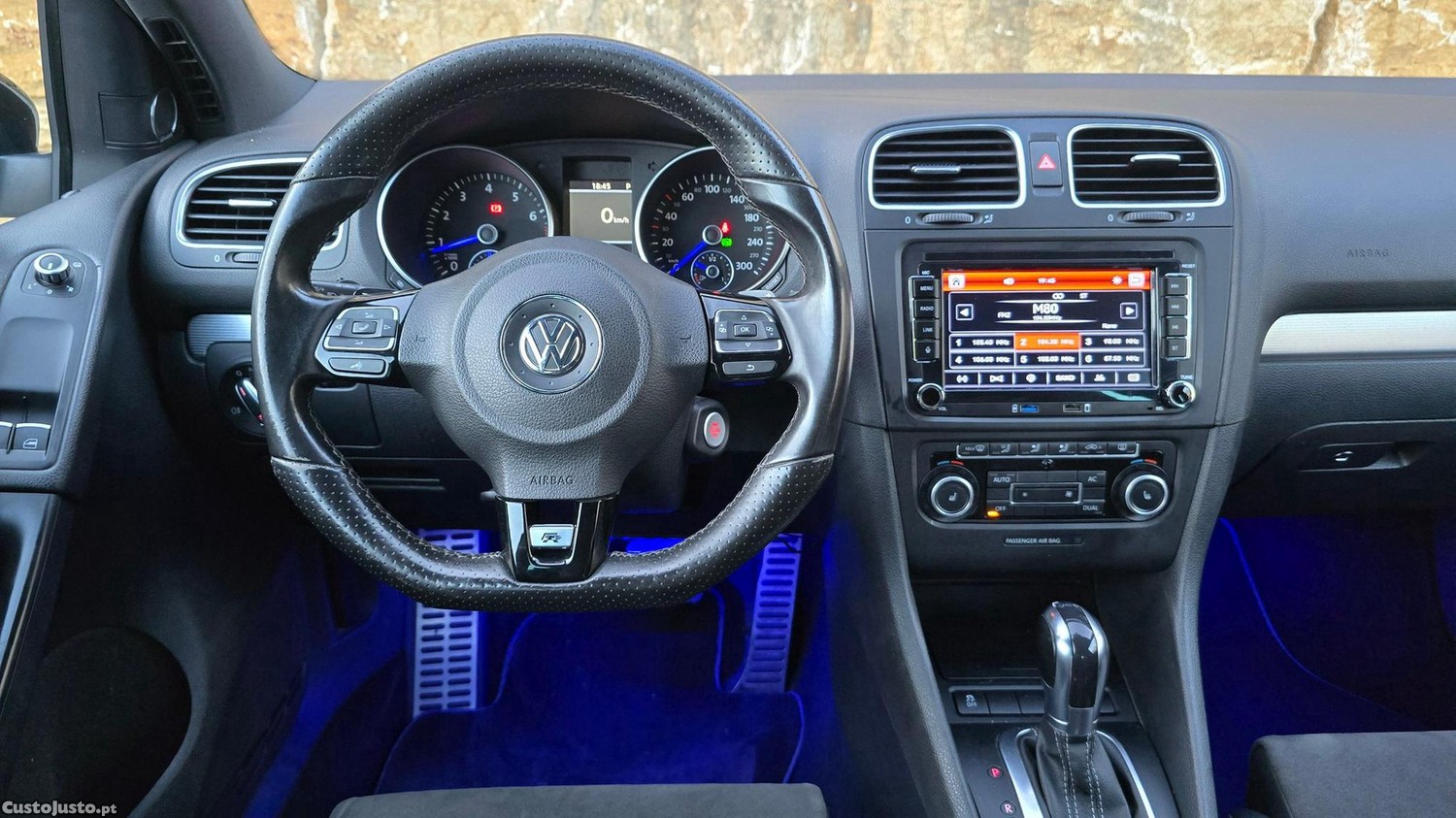 Volkswagen Golf R 2.0 TSI — fotografia 17