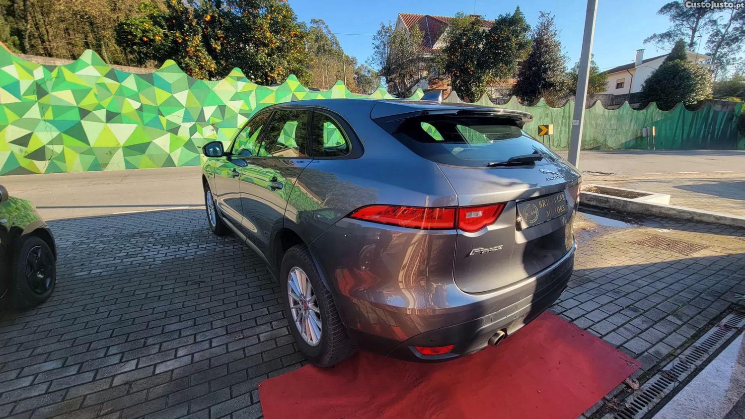 Jaguar F-Pace 3.0 v6 awd -elegance - 18 — photo 4