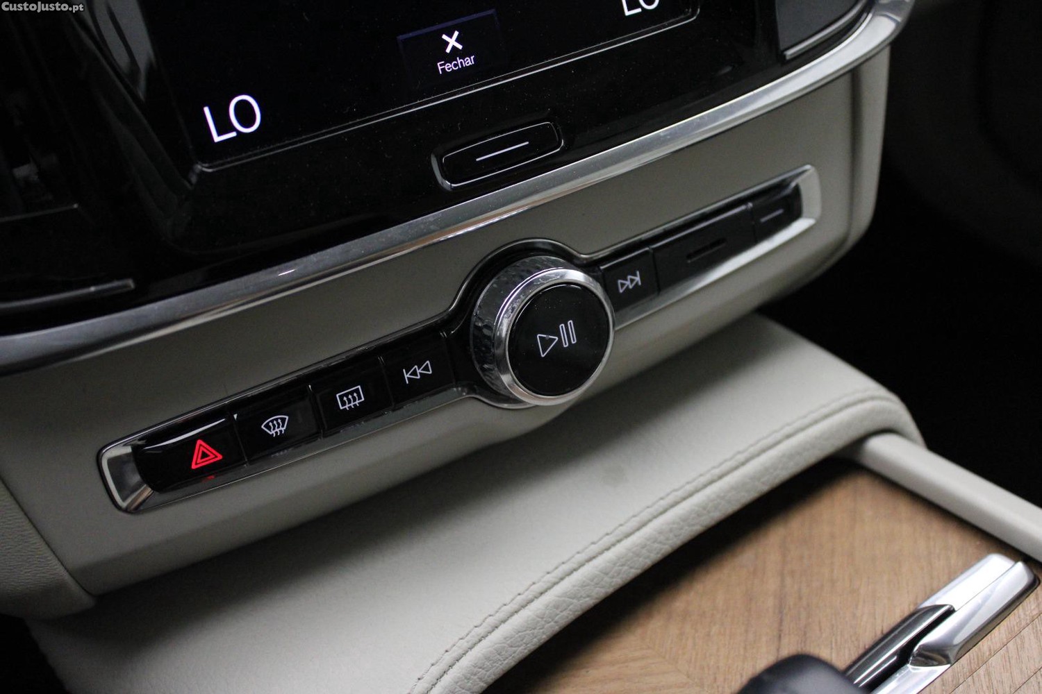 Volvo V90 2.0 B4 MOMENTUM PLUS GEARTRONIC — fotografia 31