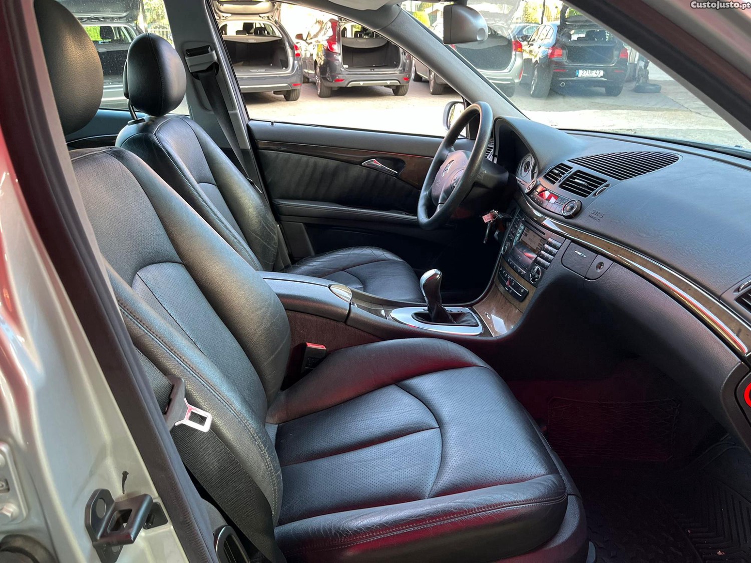 Mercedes-Benz Classe E 2.7 Diesel | Cx. Aut. — fotografia 13