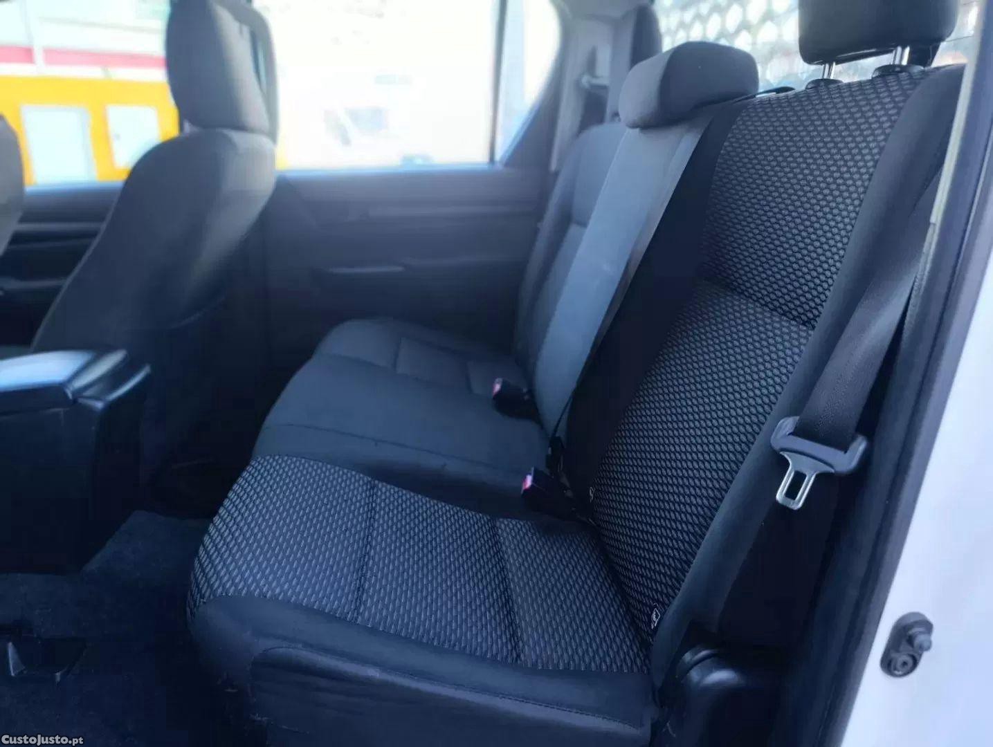 Toyota Hilux 2.4 d-4d 4wd cd chv — fotografia 3