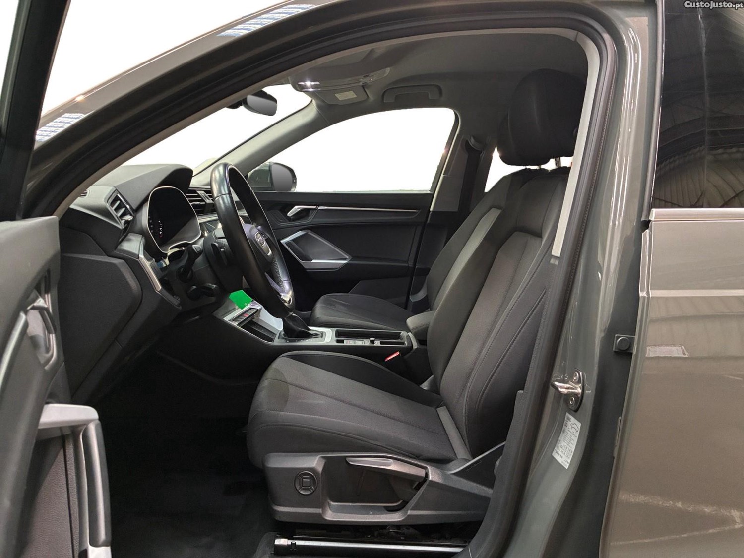 Audi Q3 35 TFSI S Tronic Business Line — photo 3