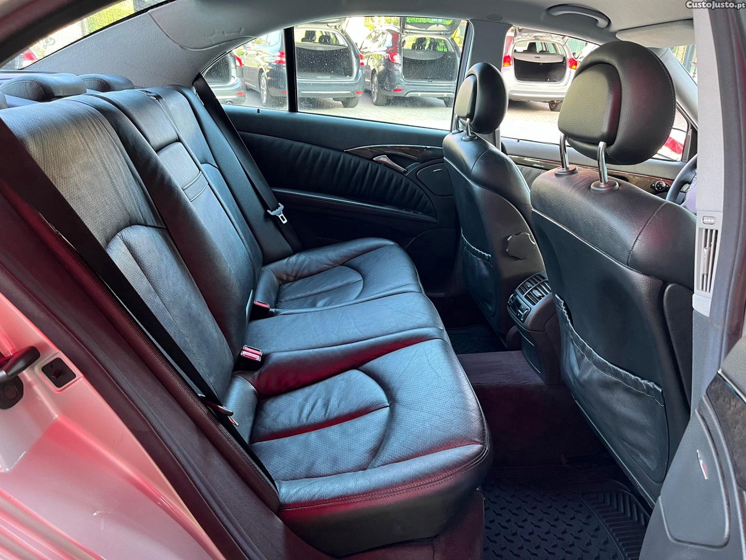 Mercedes-Benz Classe E 2.7 Diesel | Cx. Aut. — fotografia 11