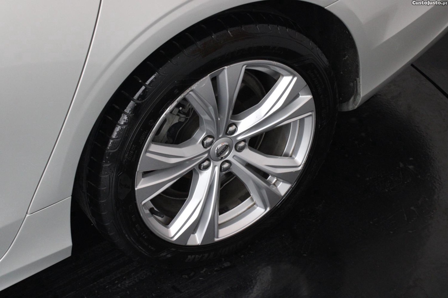 Volvo V90 2.0 B4 MOMENTUM PLUS GEARTRONIC — fotografia 6