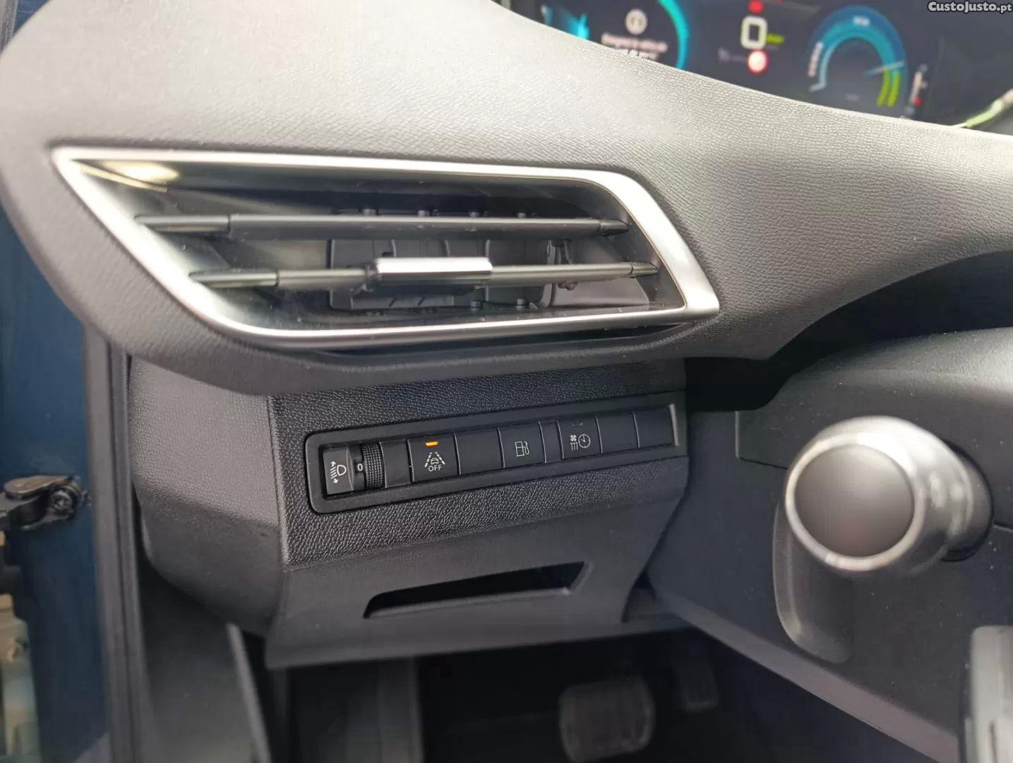 Peugeot 3008 1.6 hybrid allure e-eat8 - 21 — photo 5