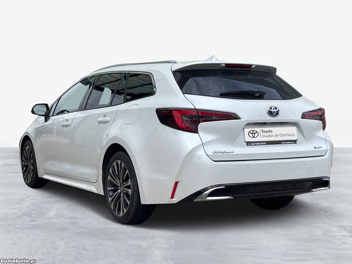 Toyota Corolla TS 1.8 Hybrid Comfort Plus — fotografia 15