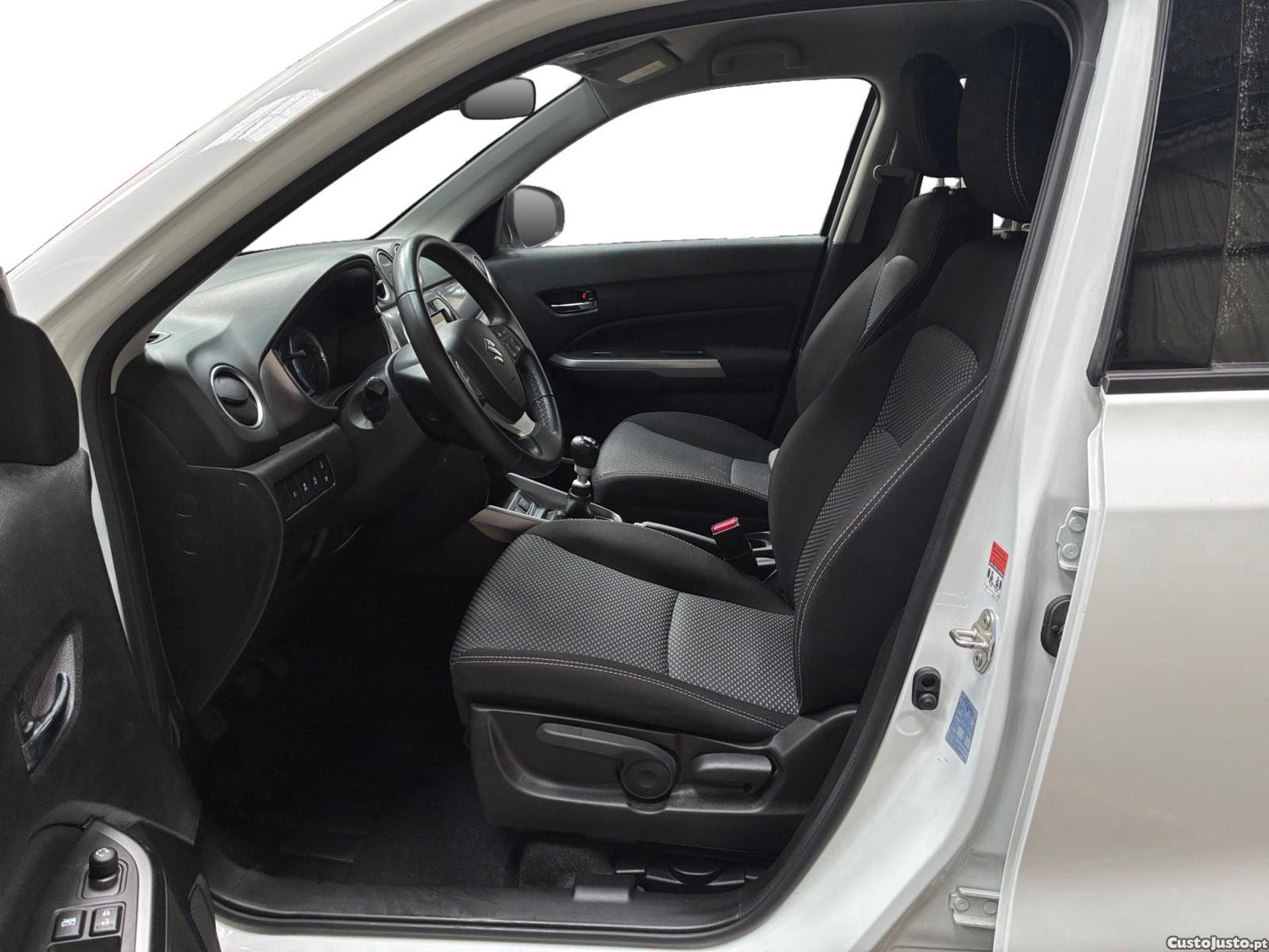 Suzuki Vitara 1.4 Boosterjet Hybrid PrivilÃ¨ge - 24 — photo 3